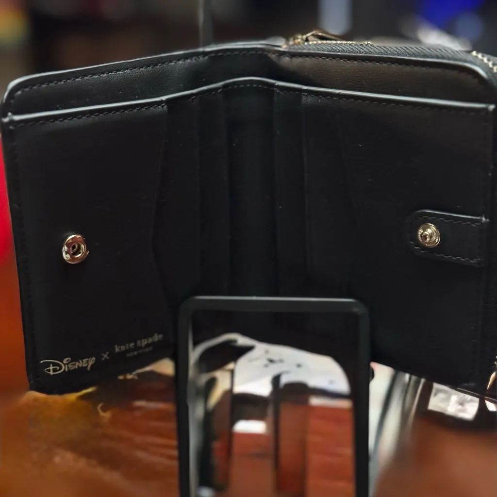 Disney X Kate Spade New York Minnie
Mouse Zip Around Wallet - Image 10