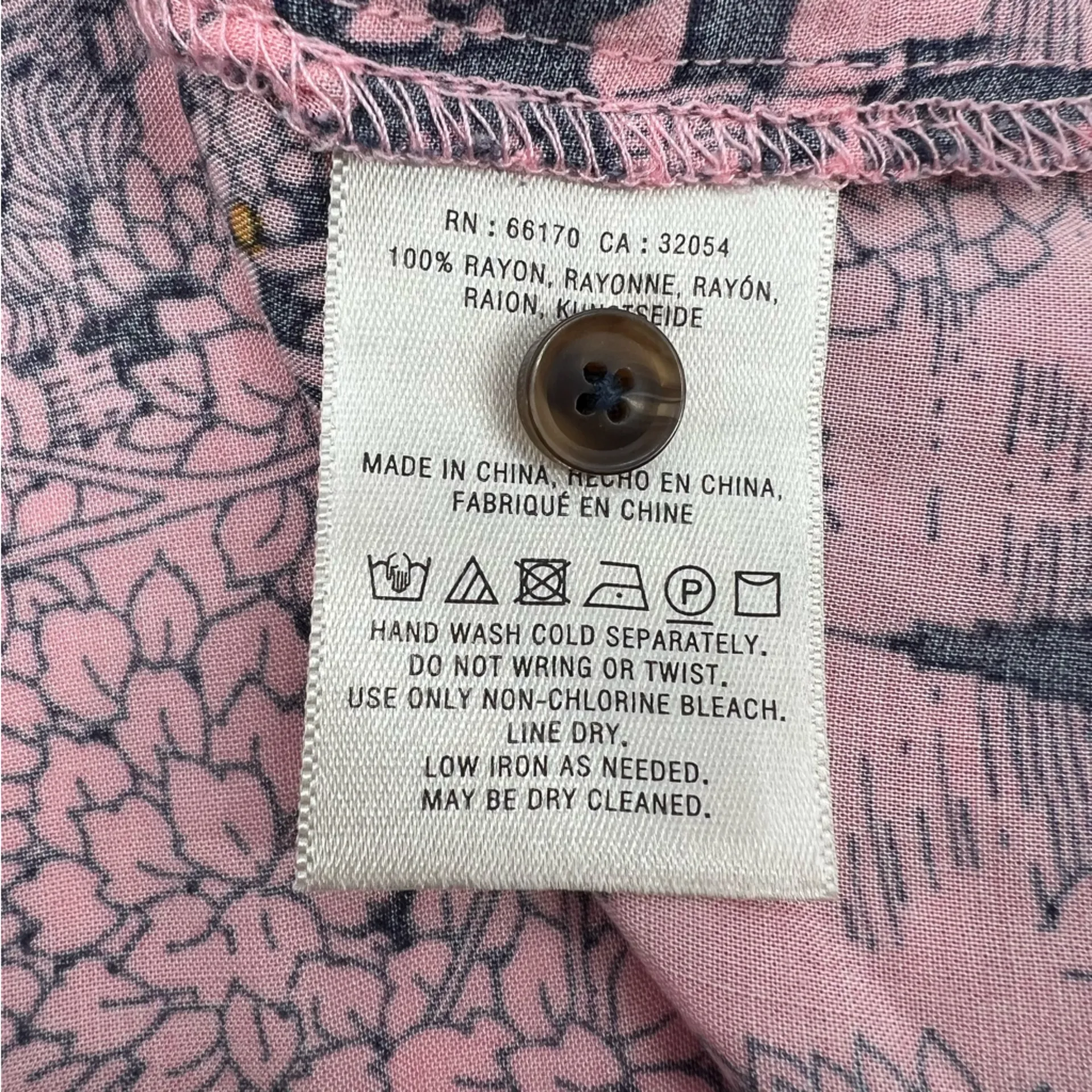 Anthropologie Colloquial Neck Tie Blouse pink woodland castle forest print sz 4 - Image 6