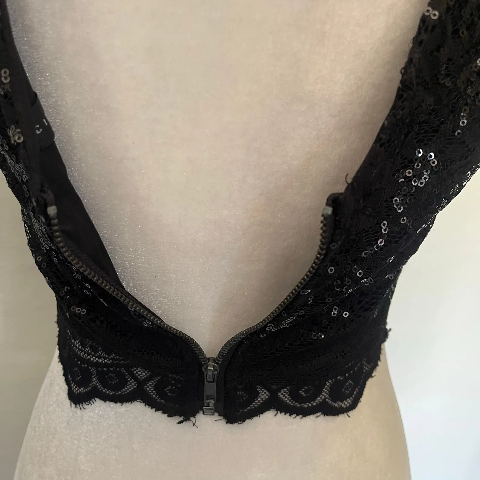 City Studio Sequin Lace Crop Womens Top Sz 7 Y2K Fairy Whimsigoth Holiday Formal Black - Image 7