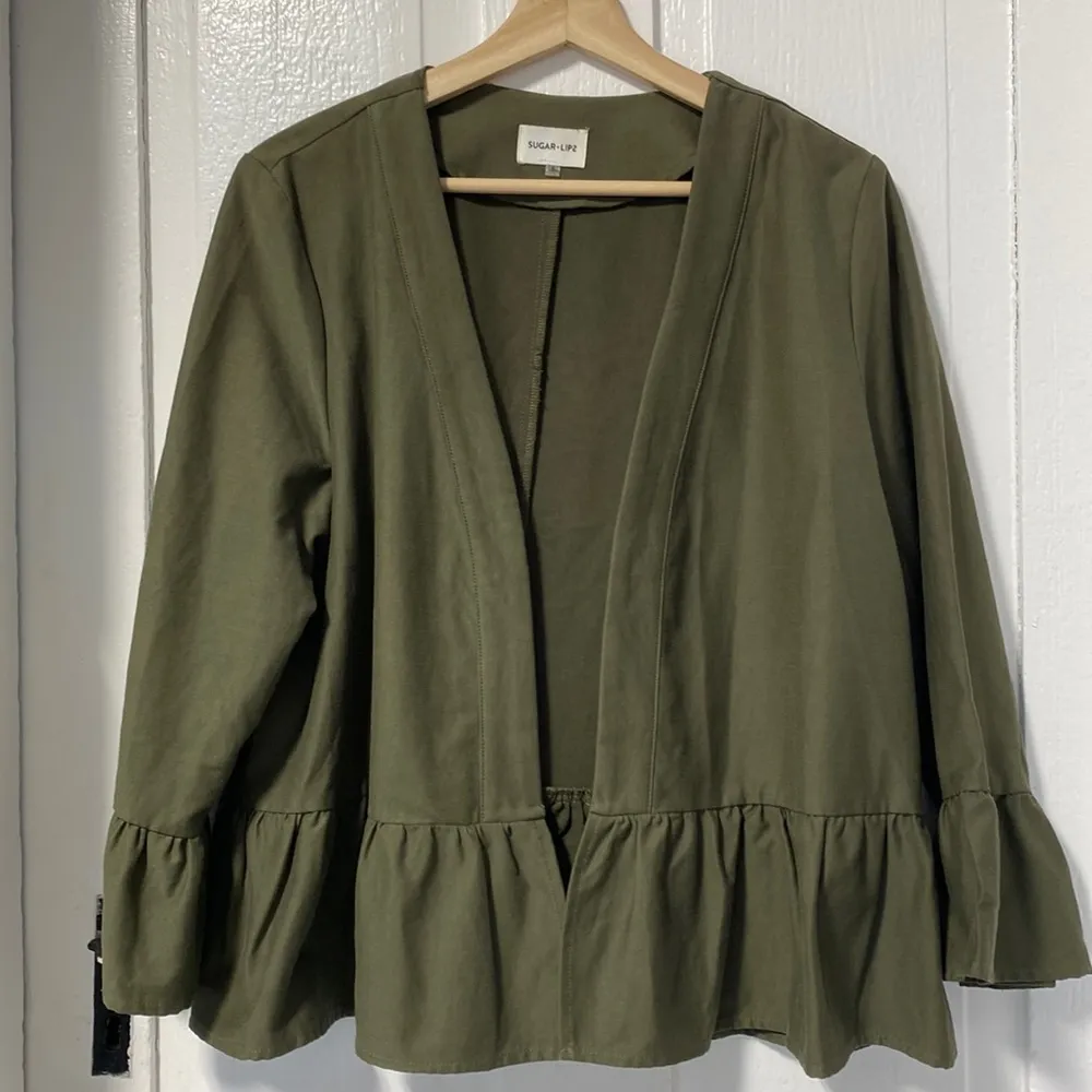 Sugar Lips  Green Peplum open Front blazer with ruffled arms Size Large - Image 2
