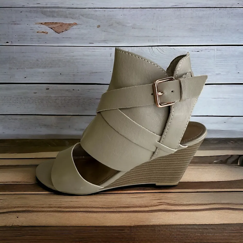 Vintage Crown Taupe 3.5 Inch Wedge Buckle and Zip Bootie Sandals Womens 10 Tan - Image 4