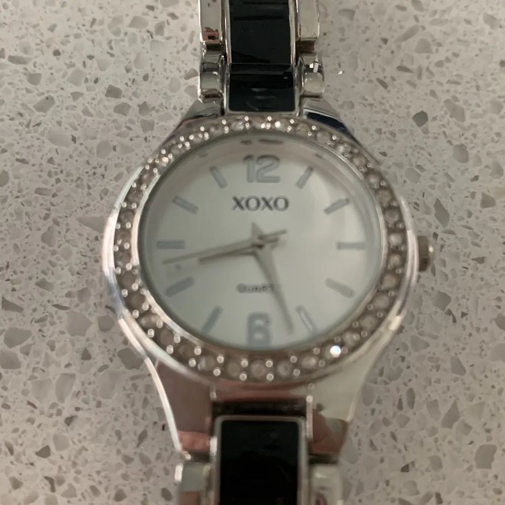 Xoxo silver and black watch - Image 2