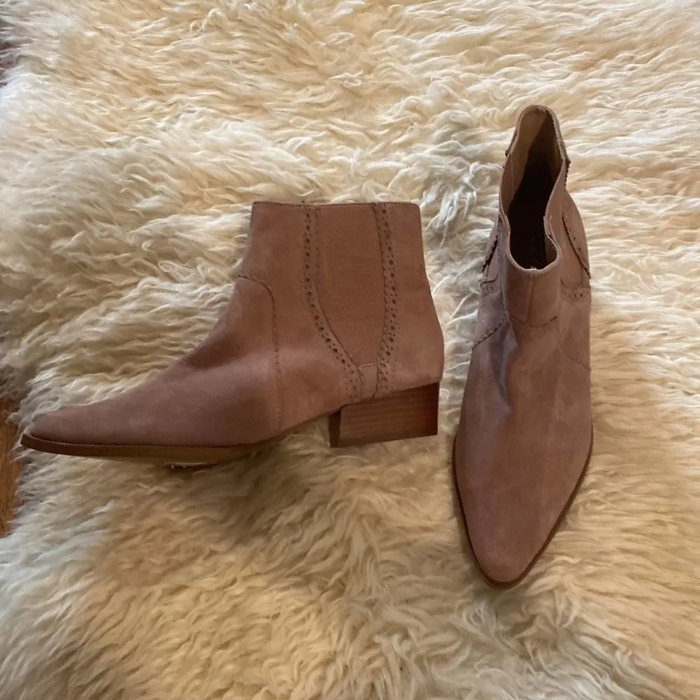 Joe’s Jeans Women’s Rose Mica Chelsea Bootie NWOB Sz 6M Suede Pointed Toe - Image 30