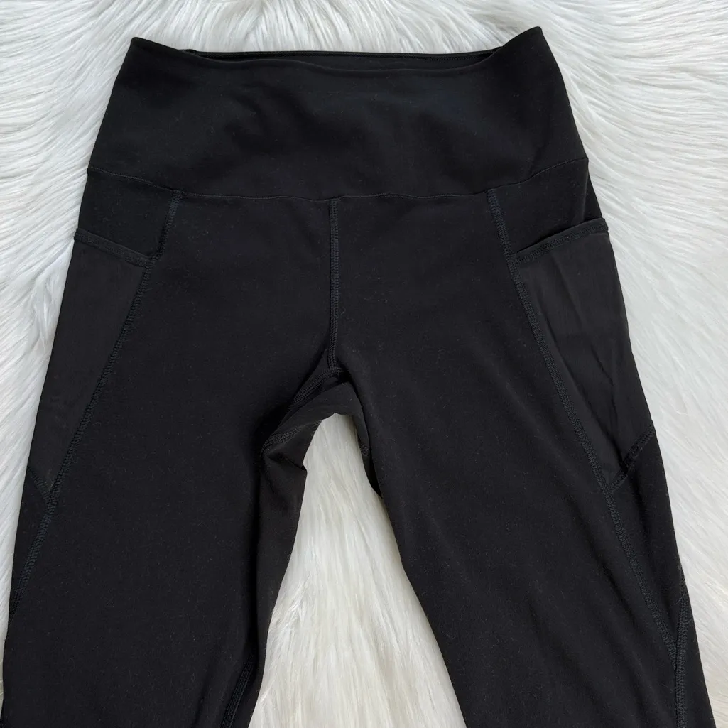 Uniqlo Airism Black UV Protection Pocketed Crop Leggings - Image 3