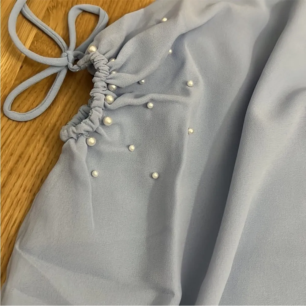 SET NWOT Guizio Pearl Keyhole top in baby Blue and midi Skirt - Image 5