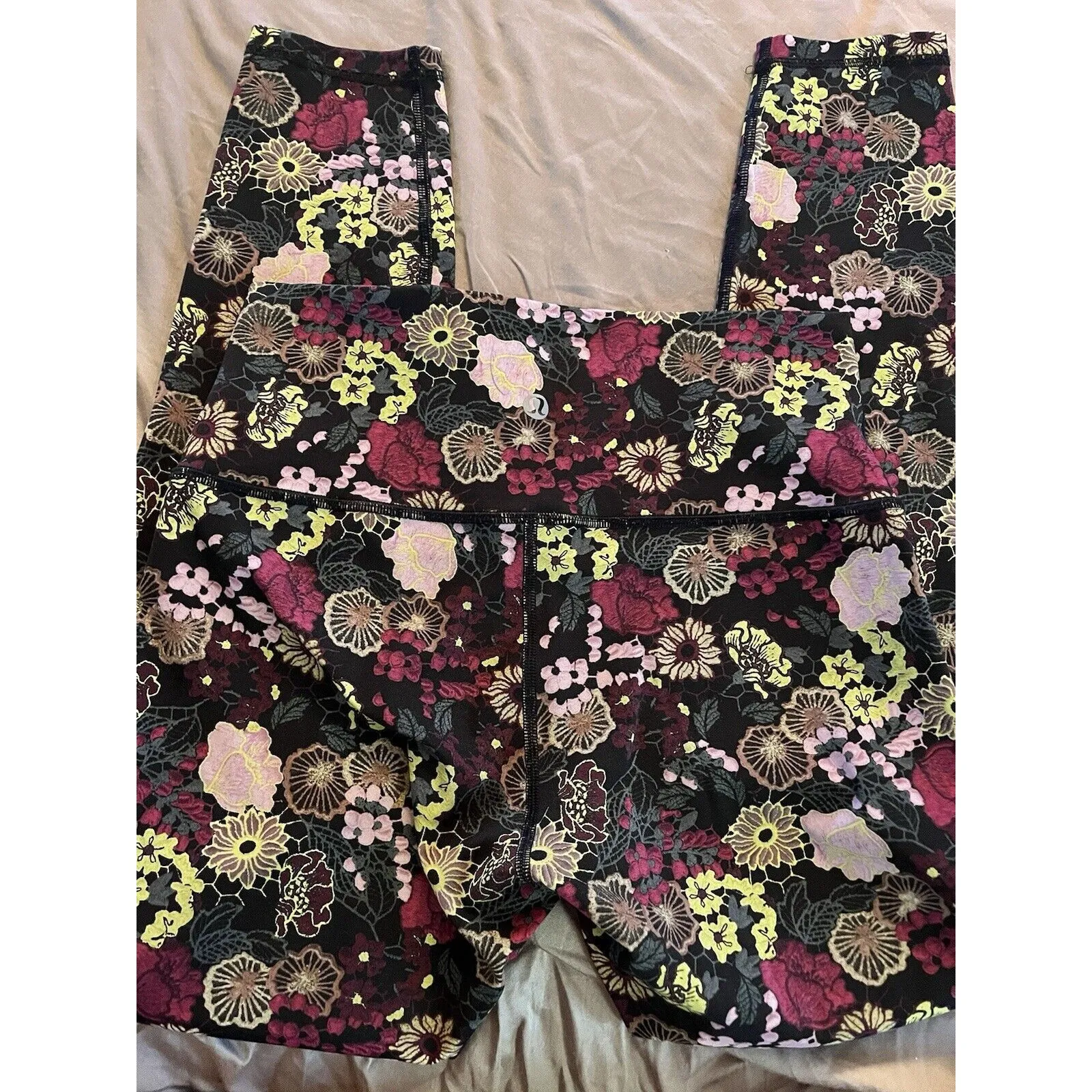 Lululemon Women Wunder Under HR Tight *Nulux IFMI Flower Print Size 6 - Image 4