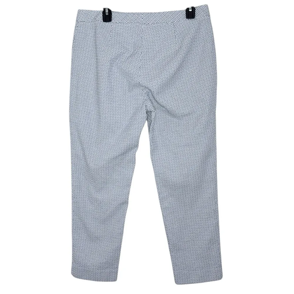 J. McLaughlin white and blue geometric print textured cropped pants size 14 - Image 2