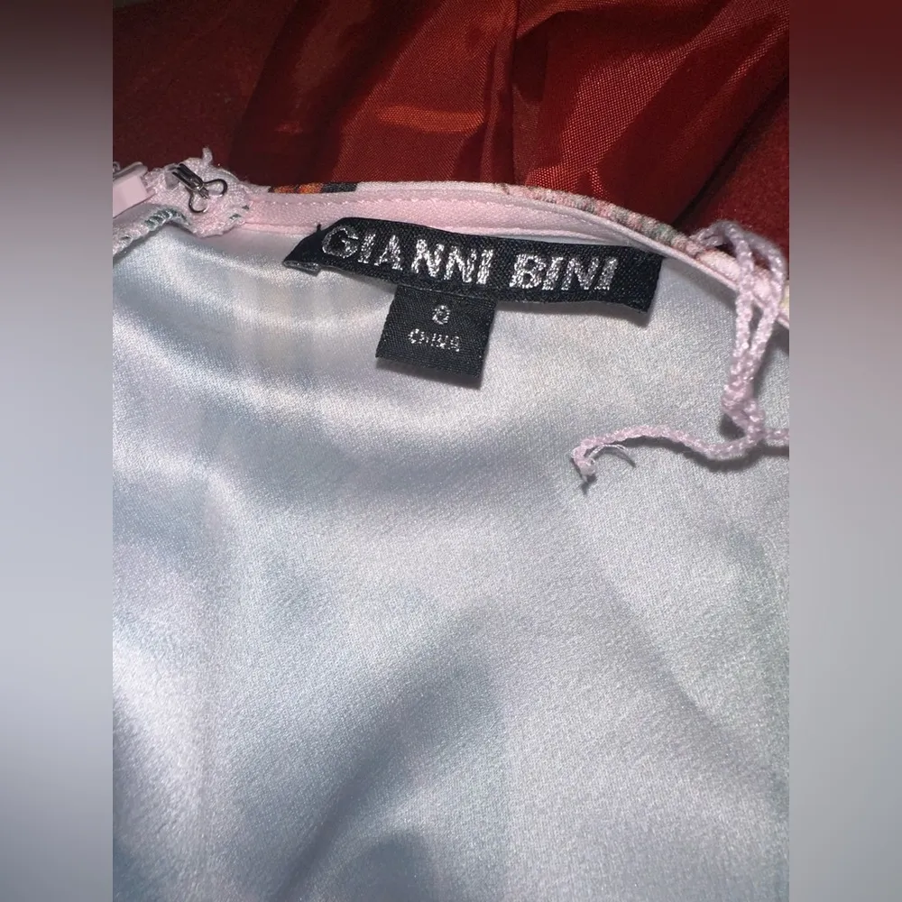 Gianni Bini Pink Floral Asymmetrical Hem Tropical Women’s V-neck Maxi Dress Sz 8 - Image 3