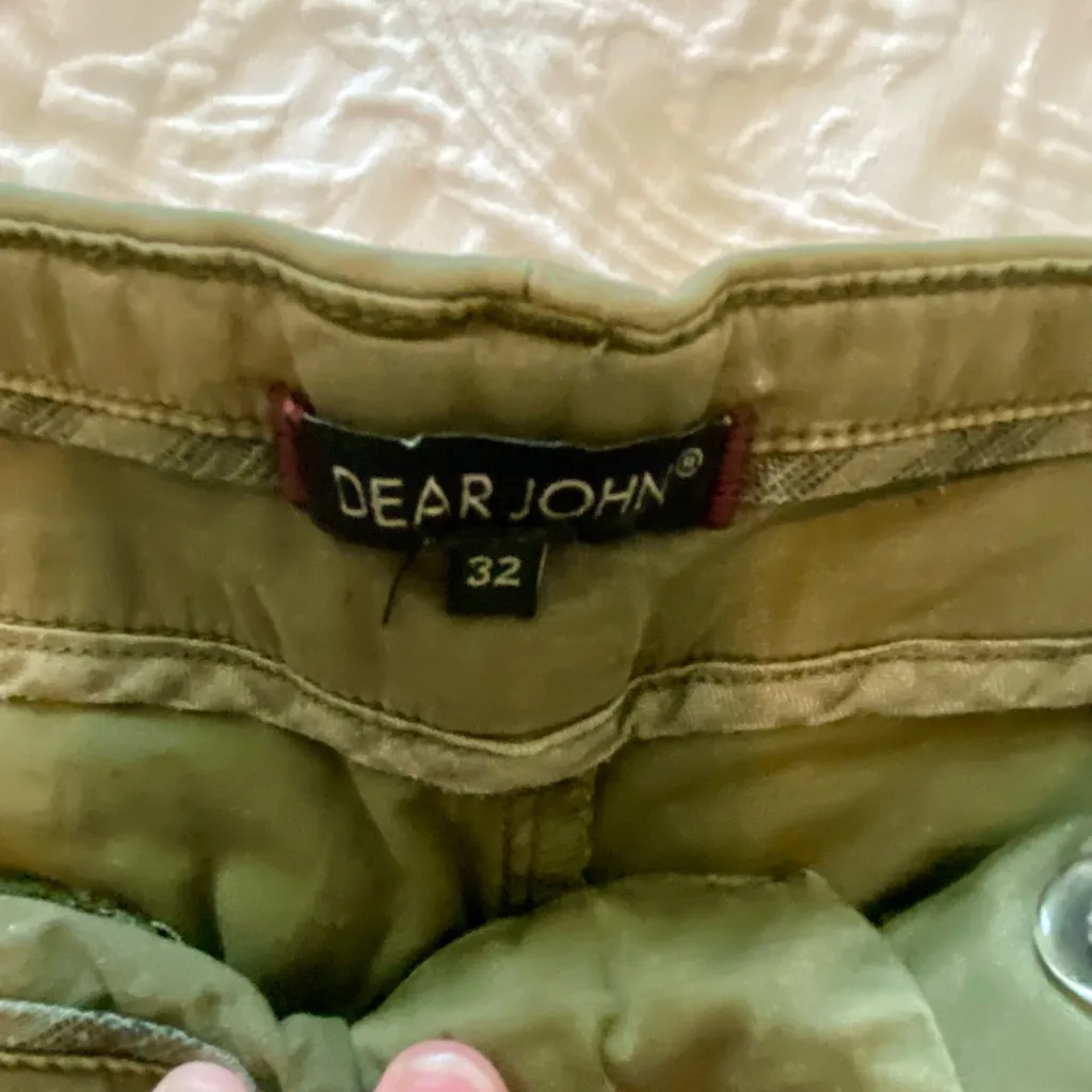 NWT! Dear John Olive Green Women's Shorts. Size 32 - Image 3