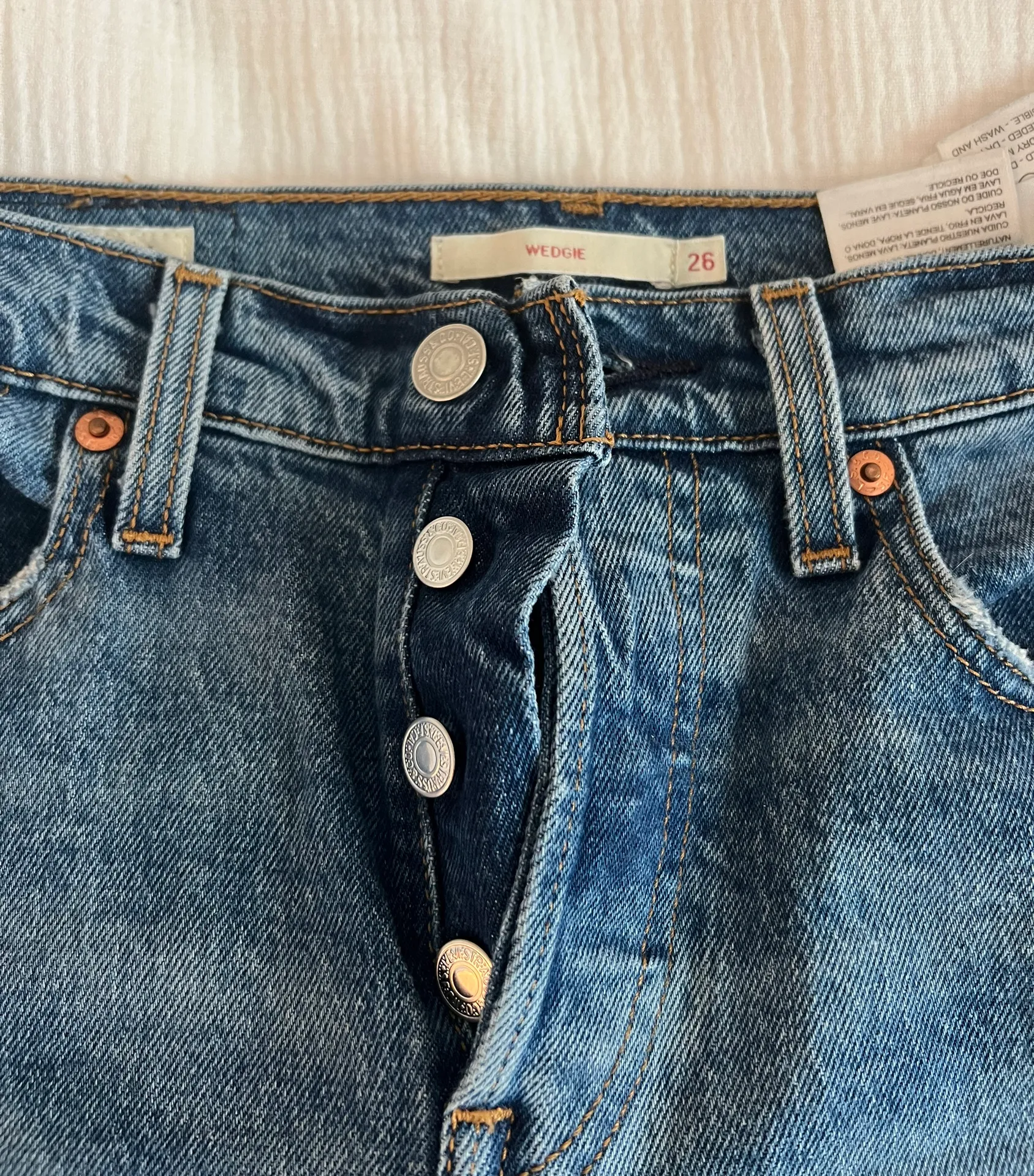 Levi’s Wedgie Straight Jeans - Image 4