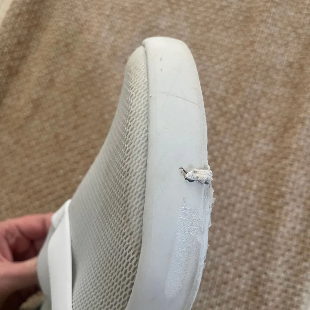 OOFOS OOmg eeZee White Slip On Recovery Shoes Womens 11 - Image 8