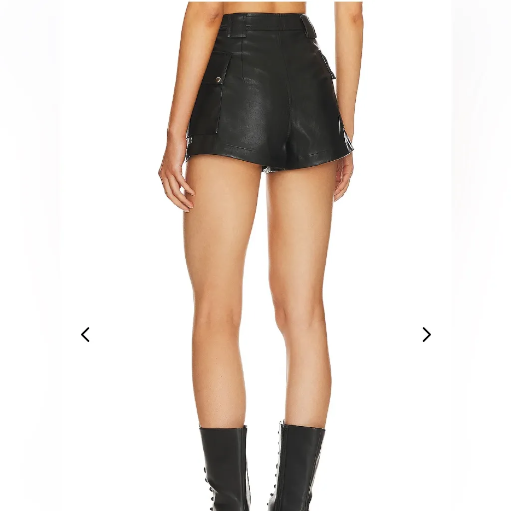 Lovers and Friends Baldwin Faux Leather Short S - Image 3