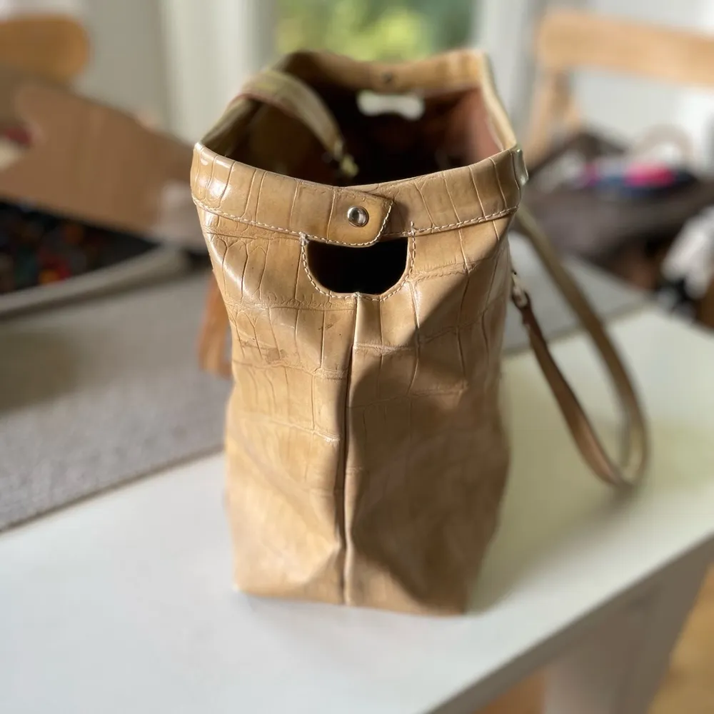 Vintage Y2K Liz Claiborne Butter Yellow Alligator Leather Structured Bag Purse - Image 3