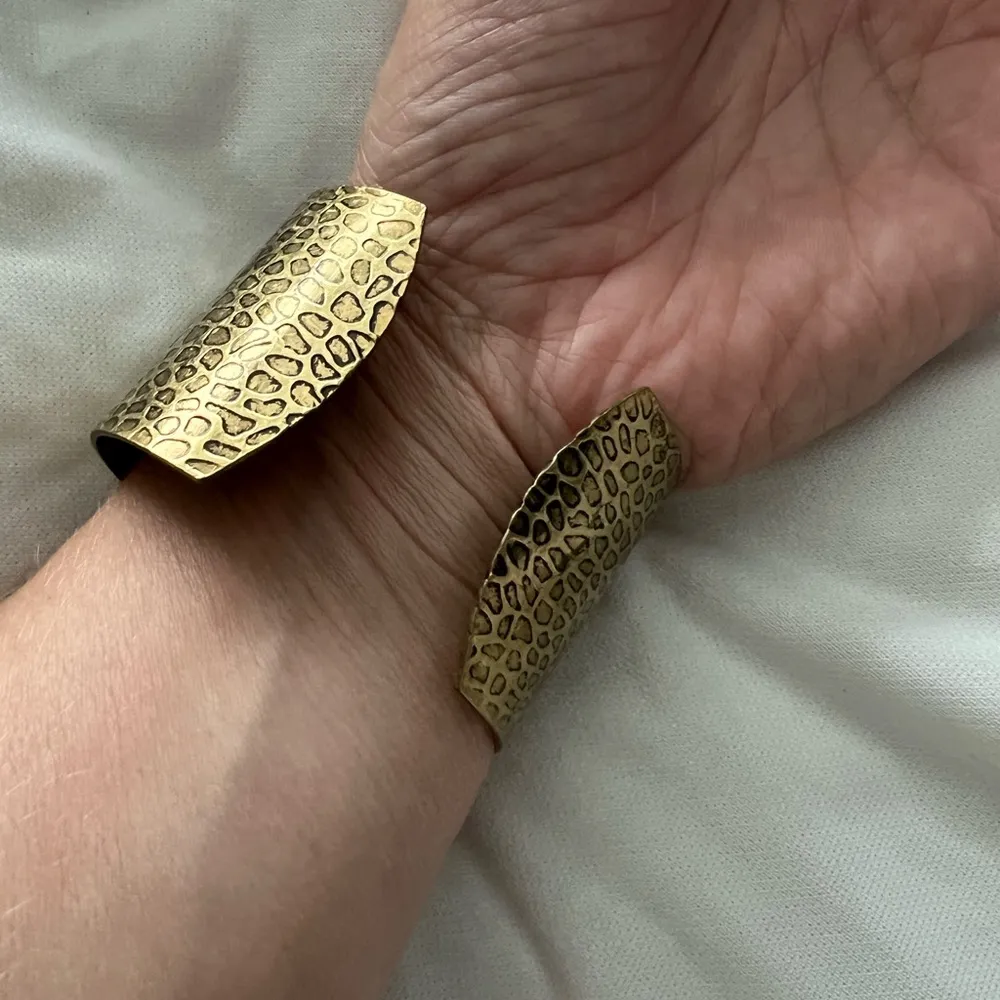 Leopard print brass toned cuff bracelet - Image 7