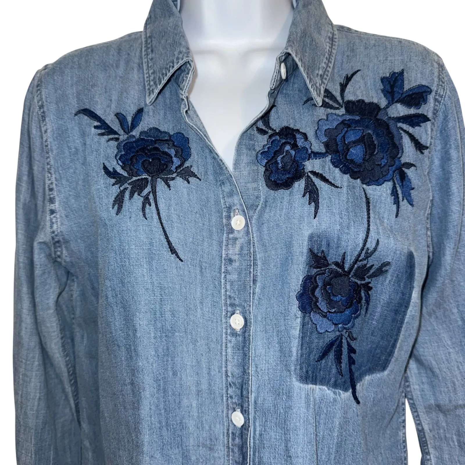RAILS Chambray Shirt Button Up Floral Embroidered Long Sleeve EUC Size XS‎ - Image 3