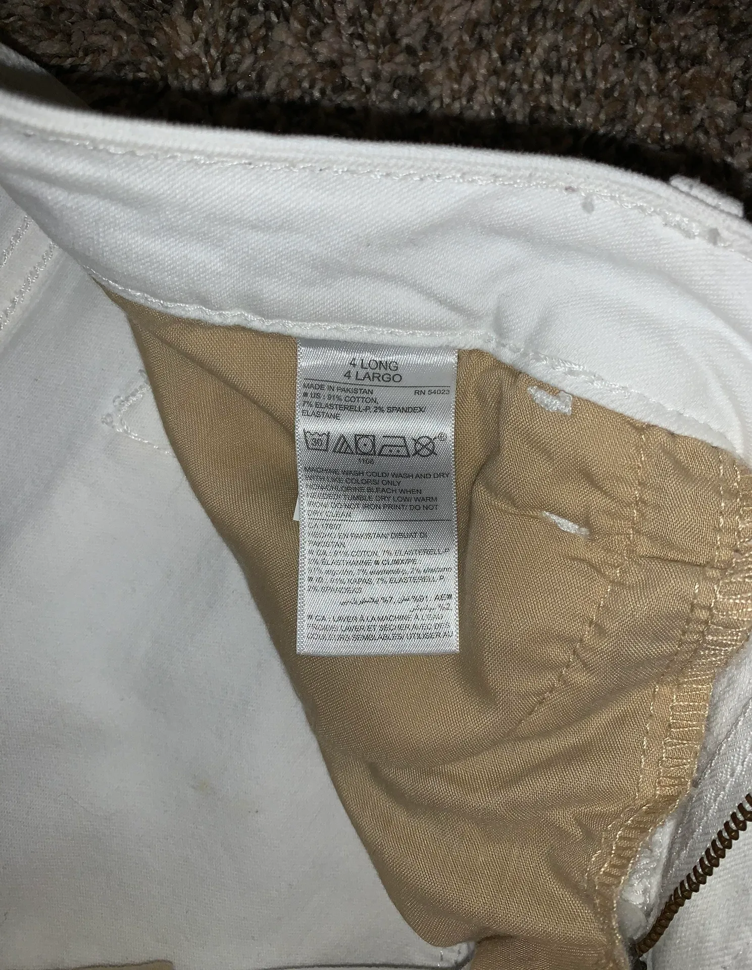 Old Navy White Pants - Image 3