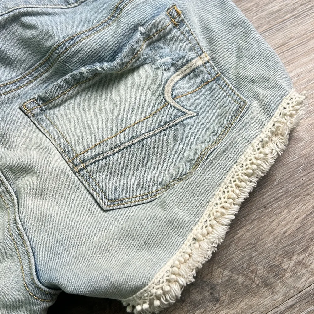 American Eagle Outfitters Shortie Stretch Light Wash Denim Short Shorts Size 2 - Image 3