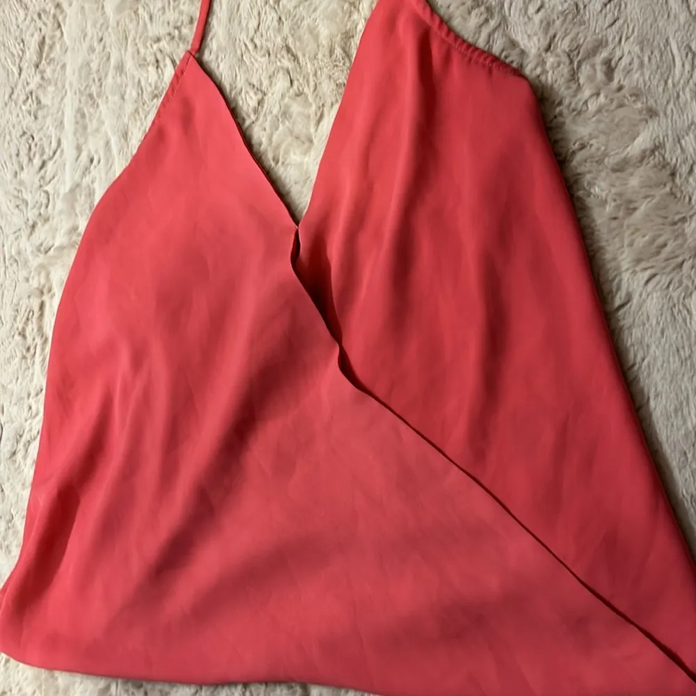 Olivaceous Size small top •  - Image 2