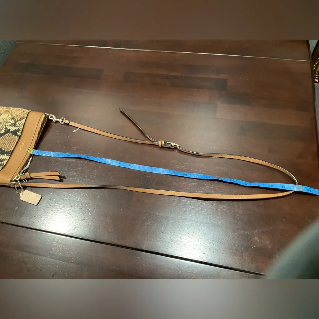 COACH MADISON PYTHON PRINTED NORTH/SOUTH SWING PACK - Image 7