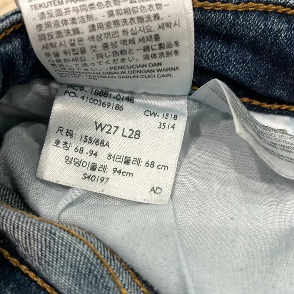 Levi’s 711 Skinny Dark Wash - Image 5