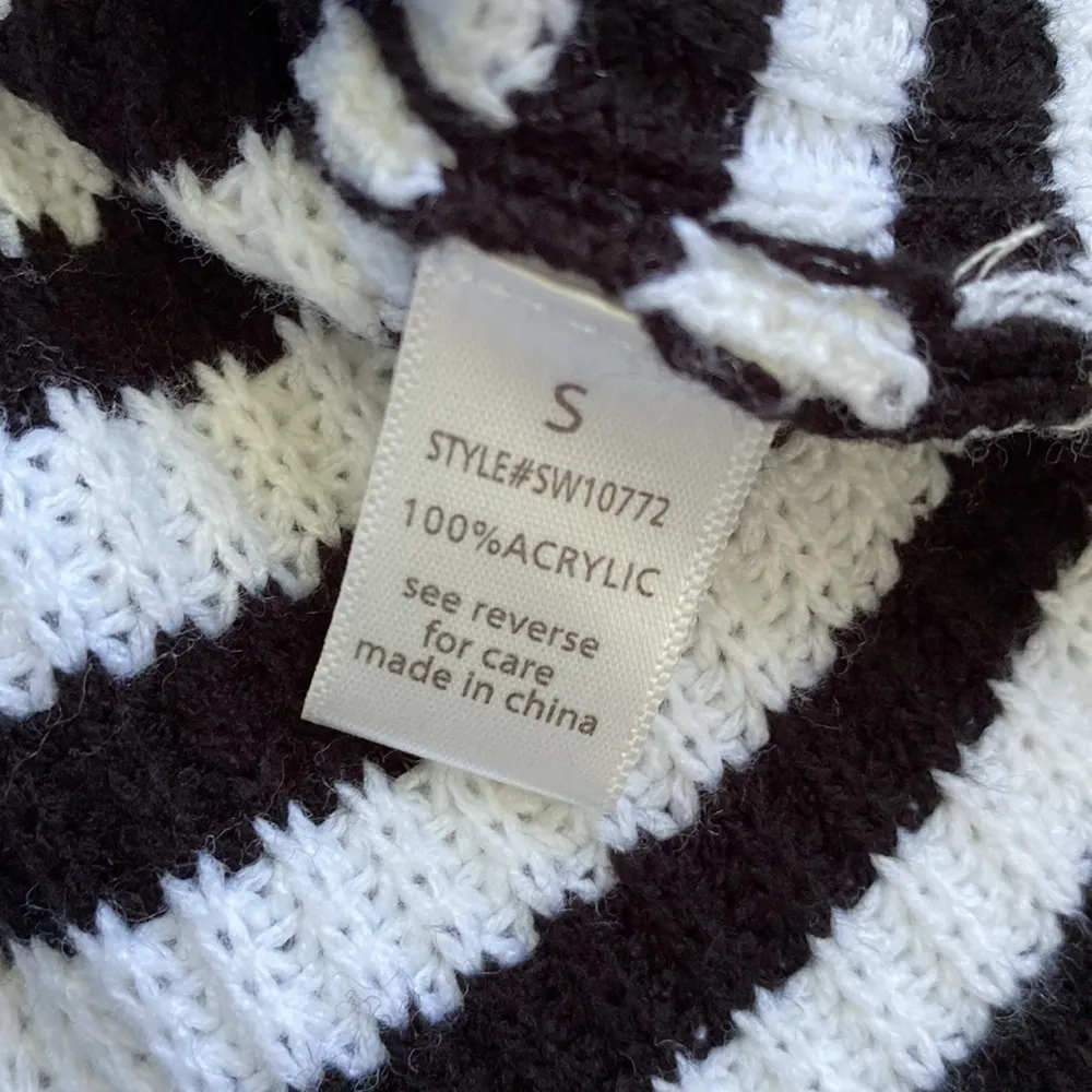 Active USA NWOT cardigan stripped sweater with tie. - Image 8