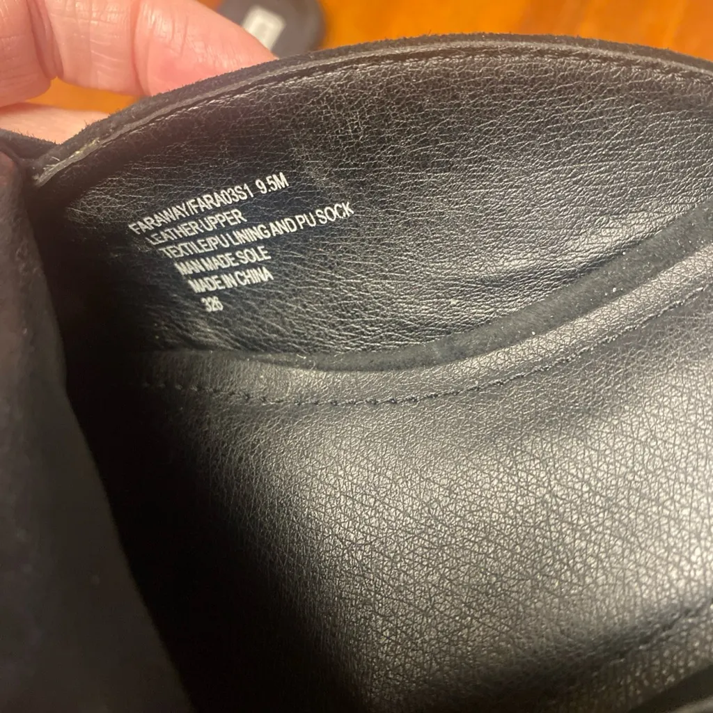 Steve Madden Black Loafers with Gold Chain - Image 5