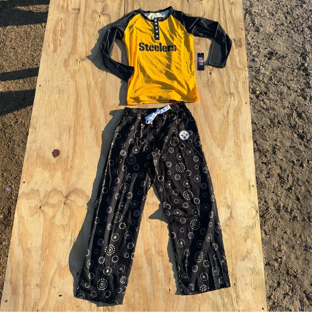 NFL Pittsburgh Steelers Yellow and Black Pajama Set Size Medium NWOT - Image 3