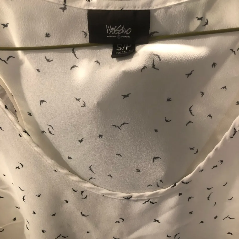 Women’s Small Mossimo Bird Tank Top Blouse White - Image 2