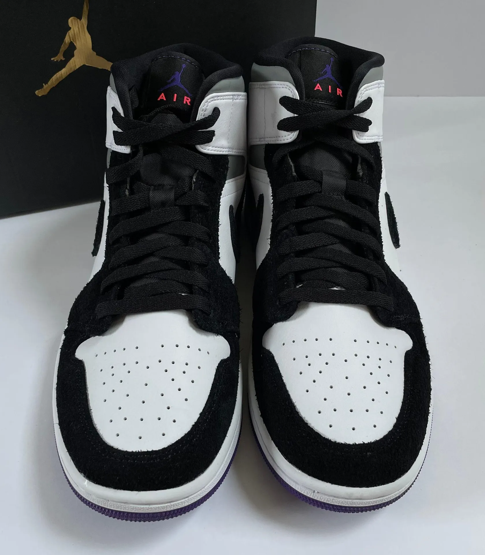 Jordan 1 Mid Shoes - Image 2