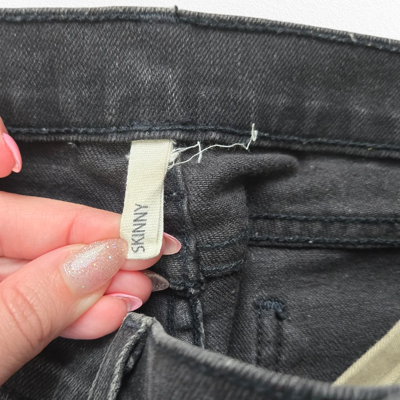 Rag & Bone Distressed Black Skinny Jeans Rock With Holes Mid Rise 29 USA Made - Image 4