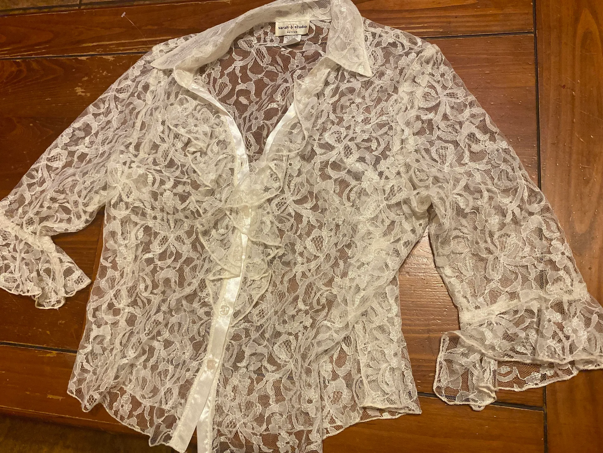 Lace beige Petite M  - Image 3