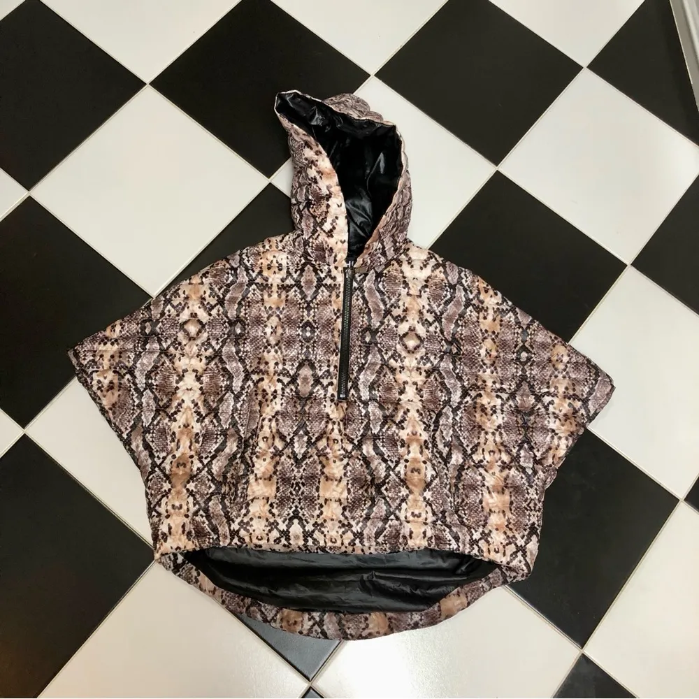 Python Snakeskin Quilted Poncho Lightweight Hooded Oversized Fit szS - Image 6