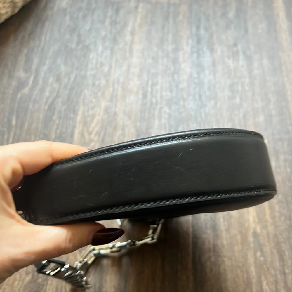 ARCCLUTCH LEATHER BAG WITH CHAIN - Image 4