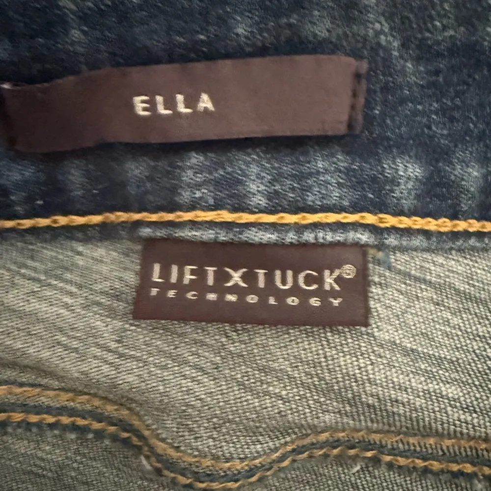 NYDJ Ella Denim Bermuda Shorts Size 8 High Rise Medium Wash Slit Hem Stretch - Image 8