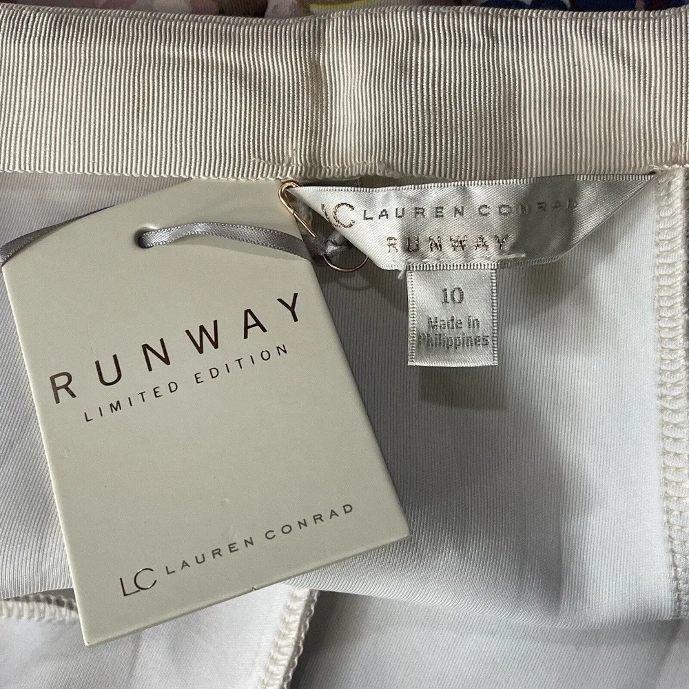 LC Lauren Conrad Runway SZ 10 Mini Skirt Floral Stretch Pleated Scuba Flared New - Image 5