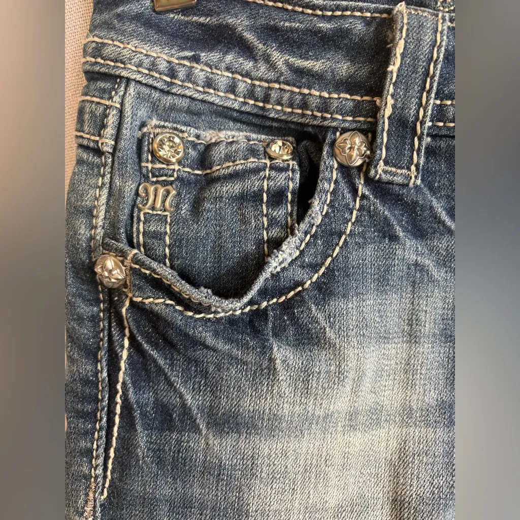 Miss Me "Versailles" cuffed capris w leather decor low rise distressed Sz 25 428 - Image 6