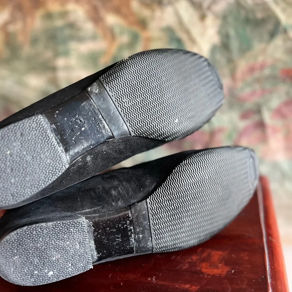 Donald J Pliner Italian Black Suede Leather Flats 7.5 - Image 6