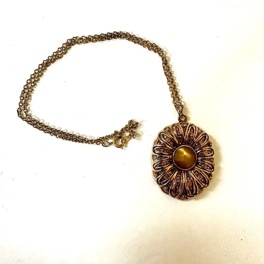 Gold tone oval pendant with yellow center - Image 4