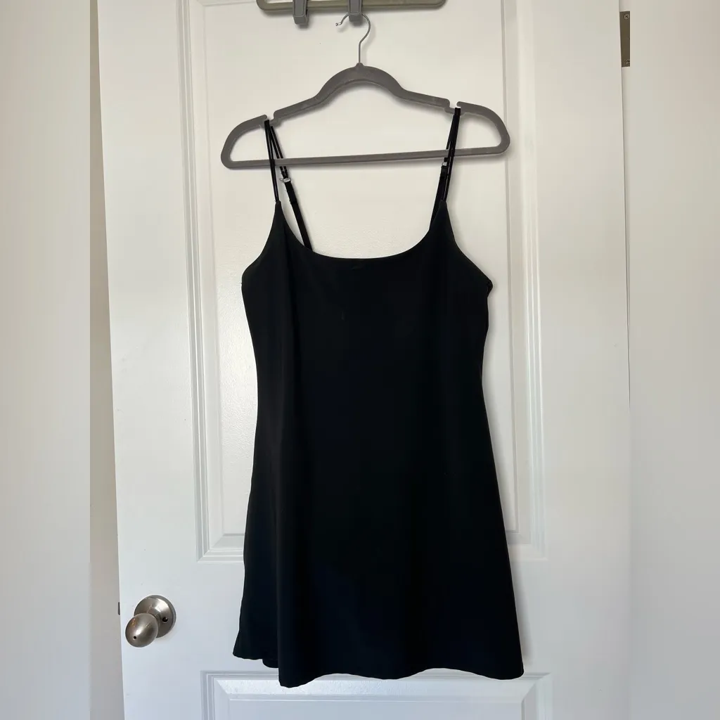 Abercrombie Travel Athletic Dress Black Medium - Image 2