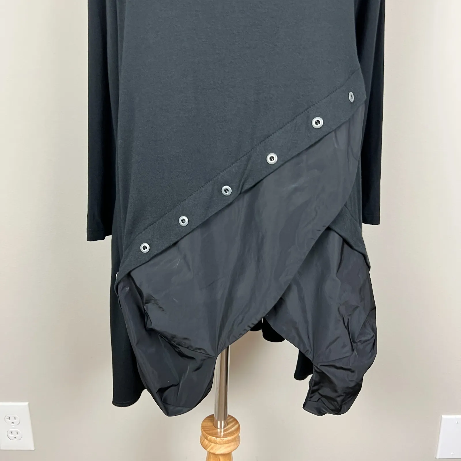 SUN KIM Tunic Top Womens Medium Black Lagenlook Asymmetrical Mixed Media Grommet - Image 6