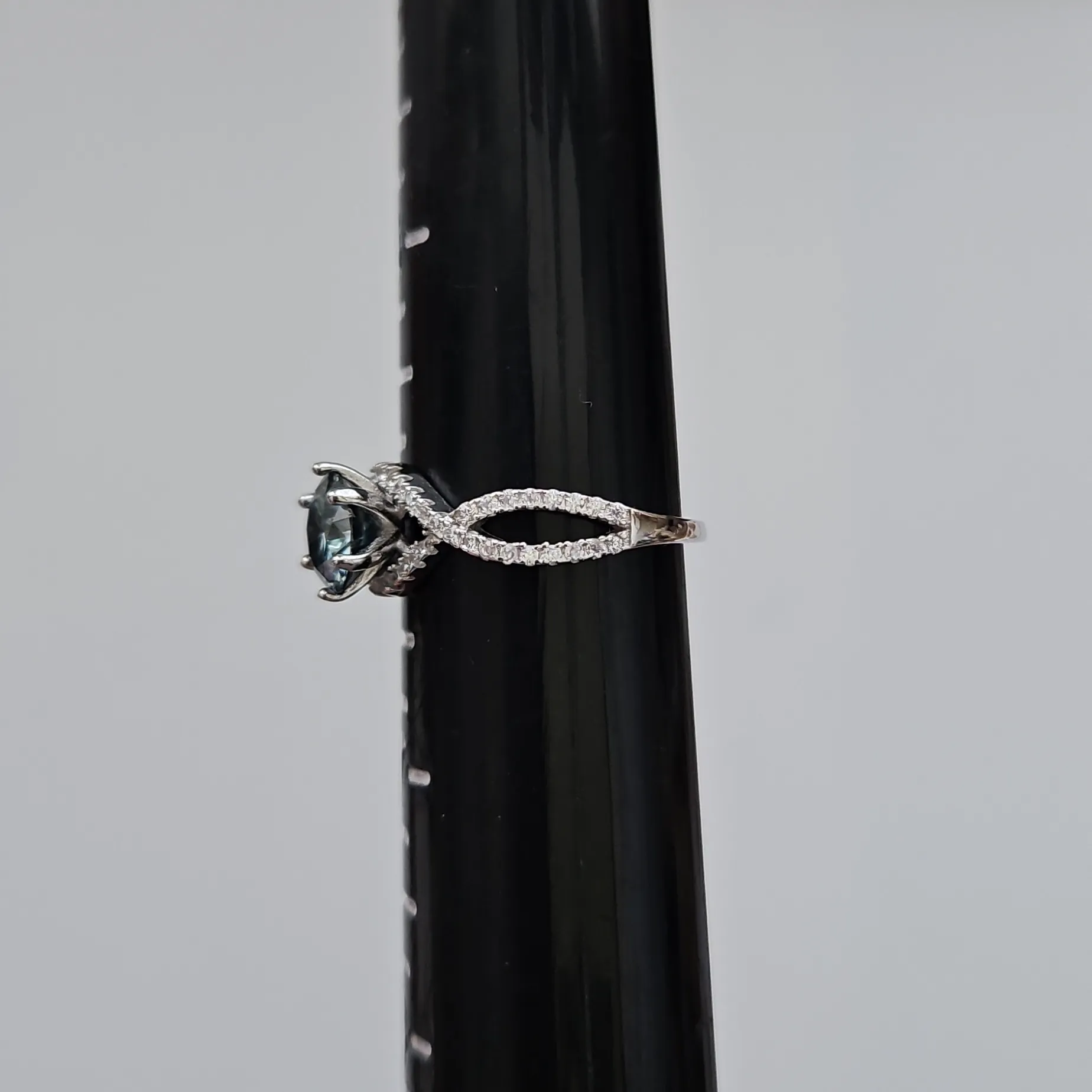 1ct Dark Ash/Grey Moissanite. Size 6 - Image 4