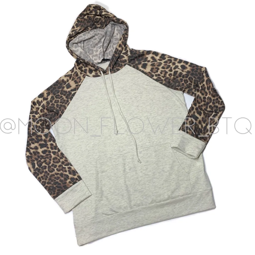 Leopard Print Oatmeal Hoodie Gray Size M - Image 3