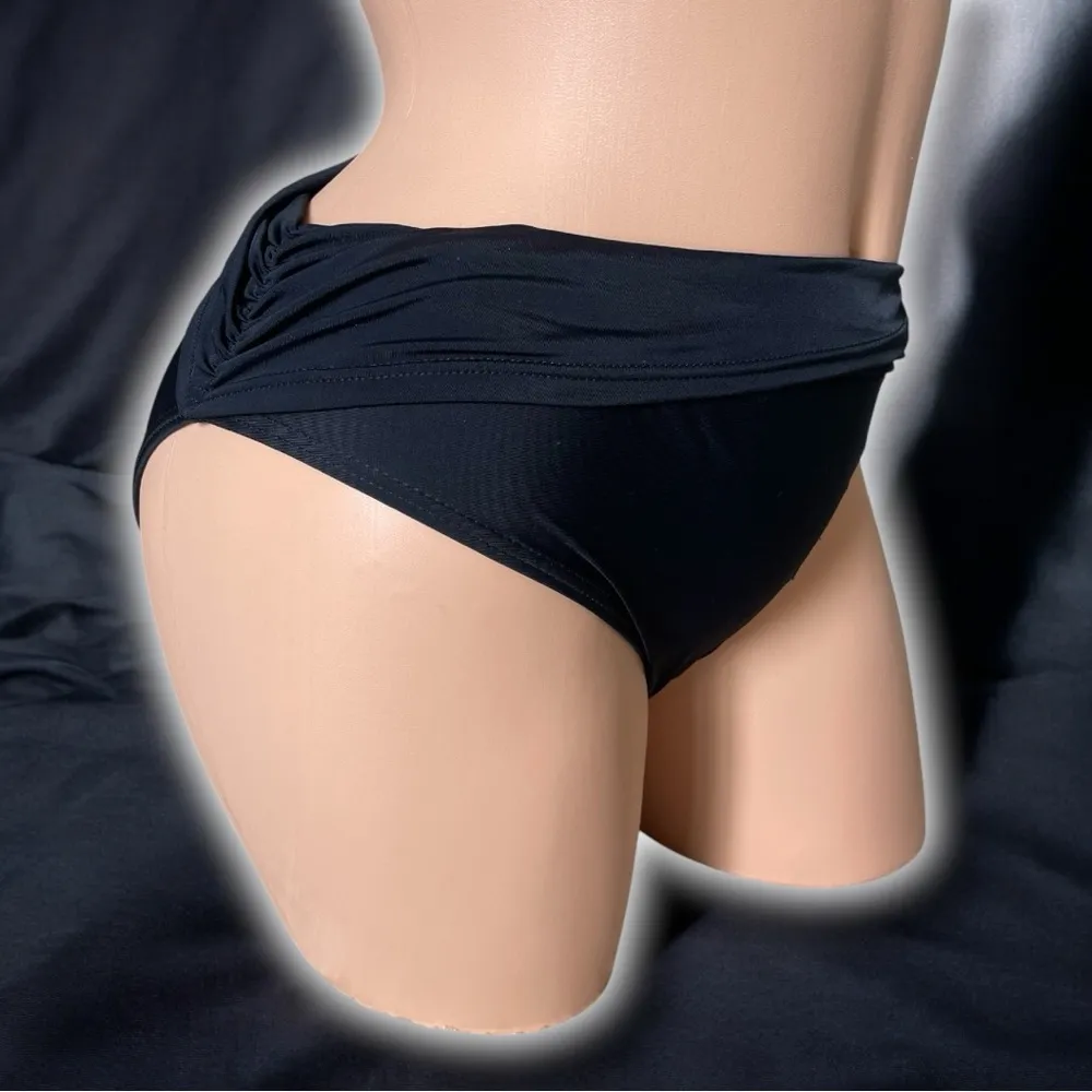 Black Retro Halter Top V - Image 7