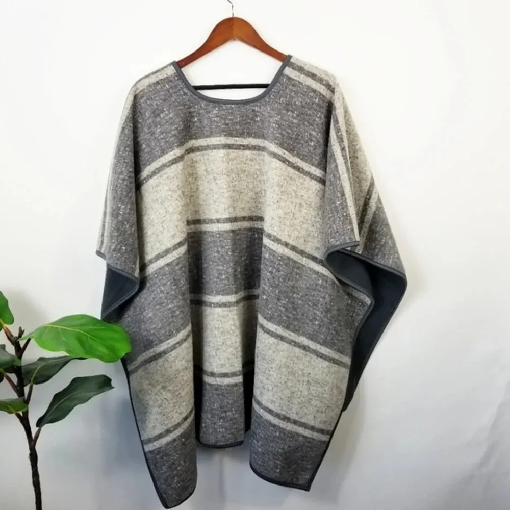 IKE BEHAR Reversible Fleece Poncho Wrap On OS Gray Size undefined - Image 5