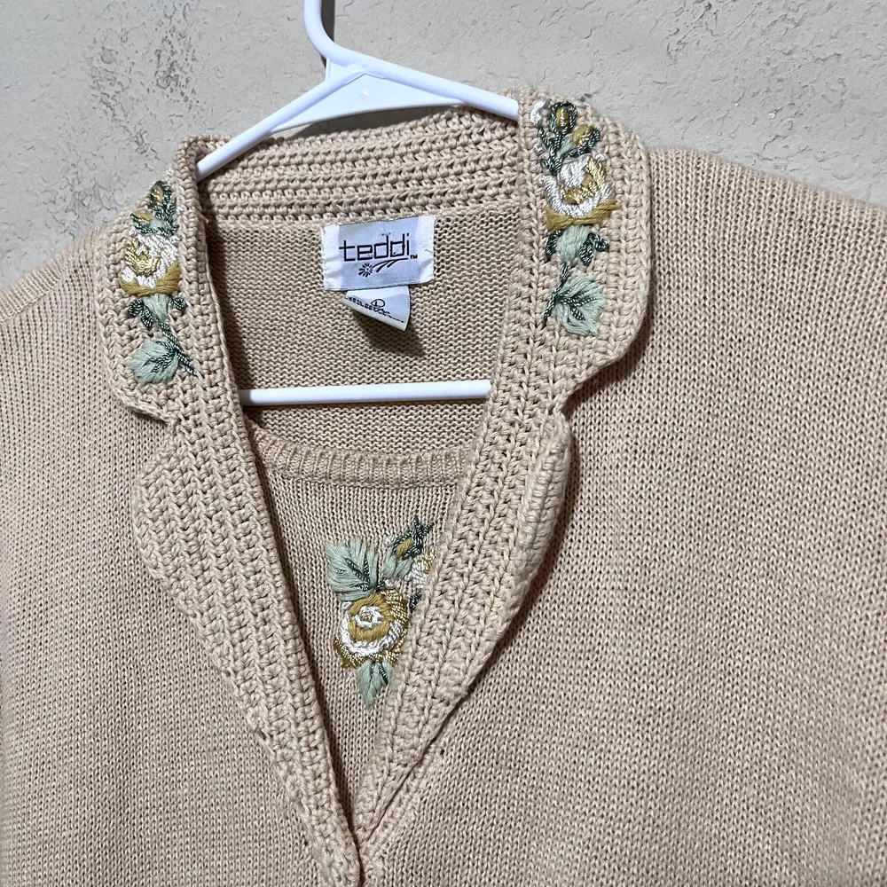 Vintage Teddi Cardigan Sweater Embroidered Cottagecore Grandma womens sz L Size L - Image 2