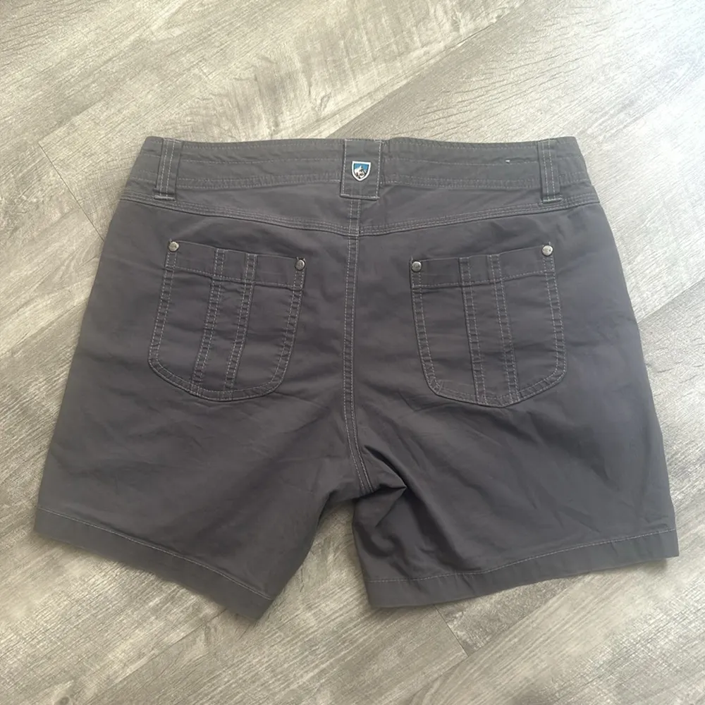 Kuhl Splash 5.5” shorts in gray size 6 - Image 8