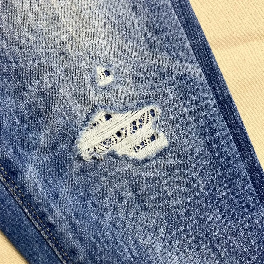 White House Black Market The Girlfriend Distressed Blue Jeans‎ Size 2 Low Rise - Image 3
