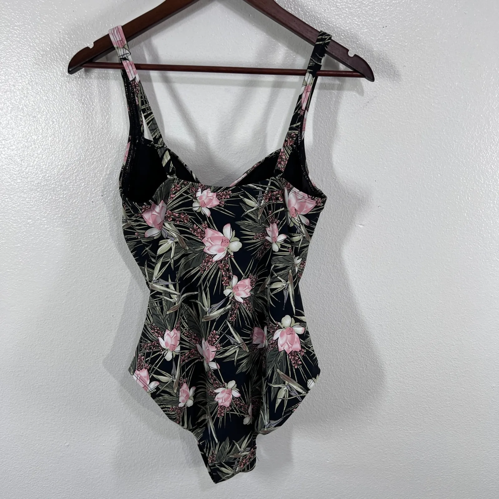 Nip Tuck Swim One Piece Floral Tummy Control Swimsuit US 10 Summer‎ Vacation Black - Image 3