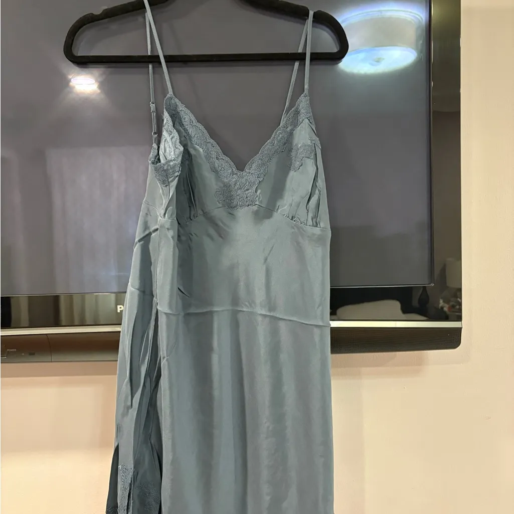 Chic Lace Trim Slip Dress in Soft Blue Size L - Image 2