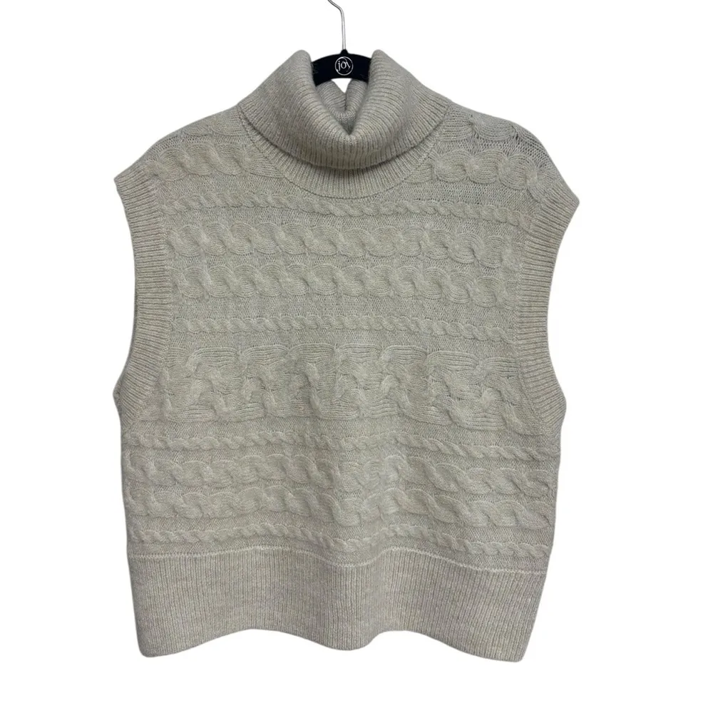 NWT Old Navy Sleeveless Cropped Cozy Plush-Yarn Cable-Knit Turtleneck Sweater L - Image 3